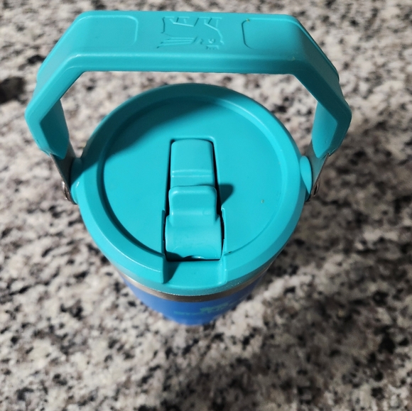 Stanley 20 oz Stainless Steel IceFlow Flip Straw Tumbler - Picture 2 of 4